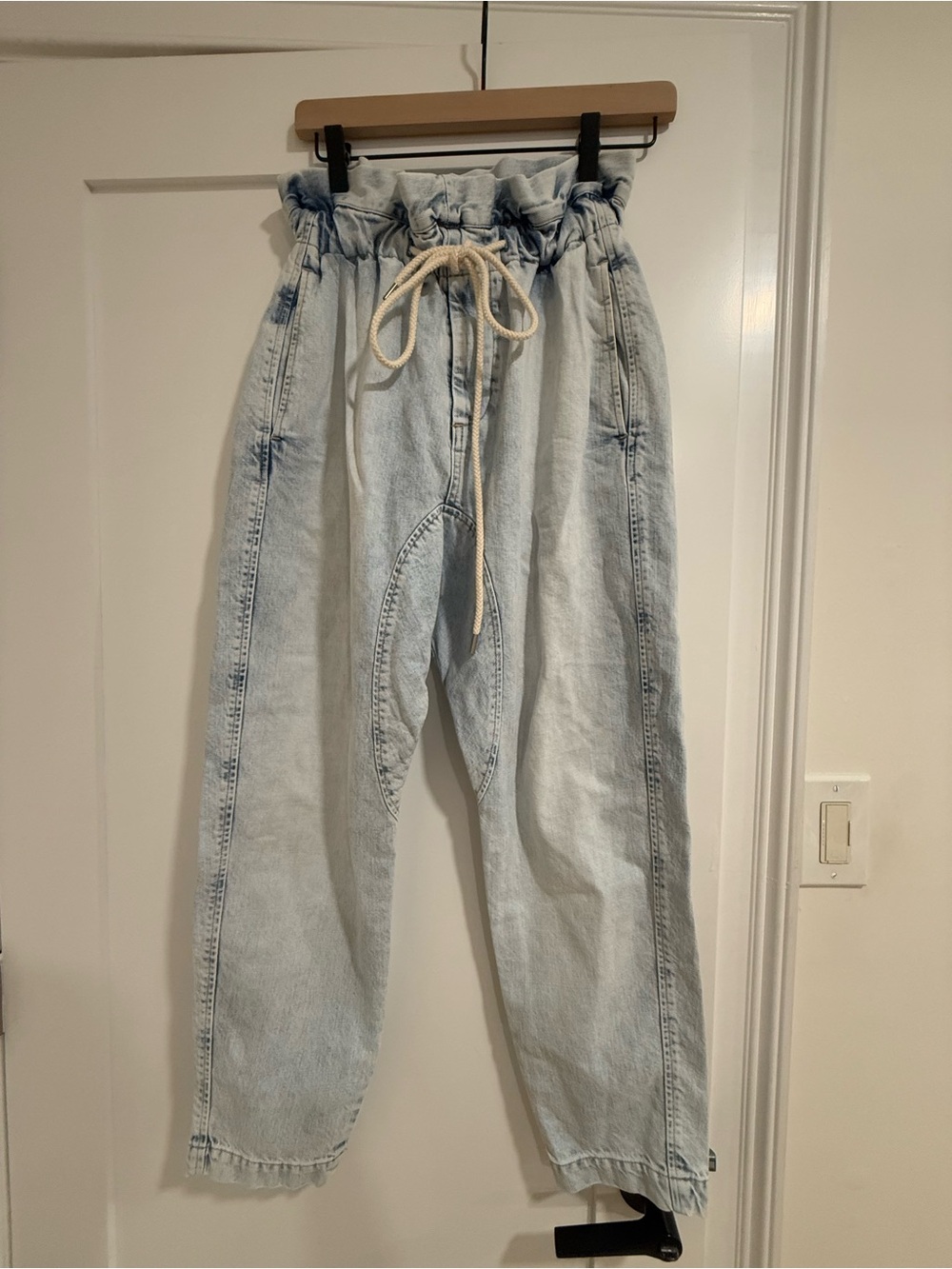 BASSIKE Paperbag Jeans